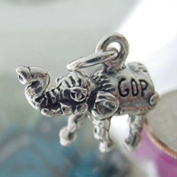 GOP ELEPHANT CHARM IN 3D STERLING SILVER. - Picture 2 of 2